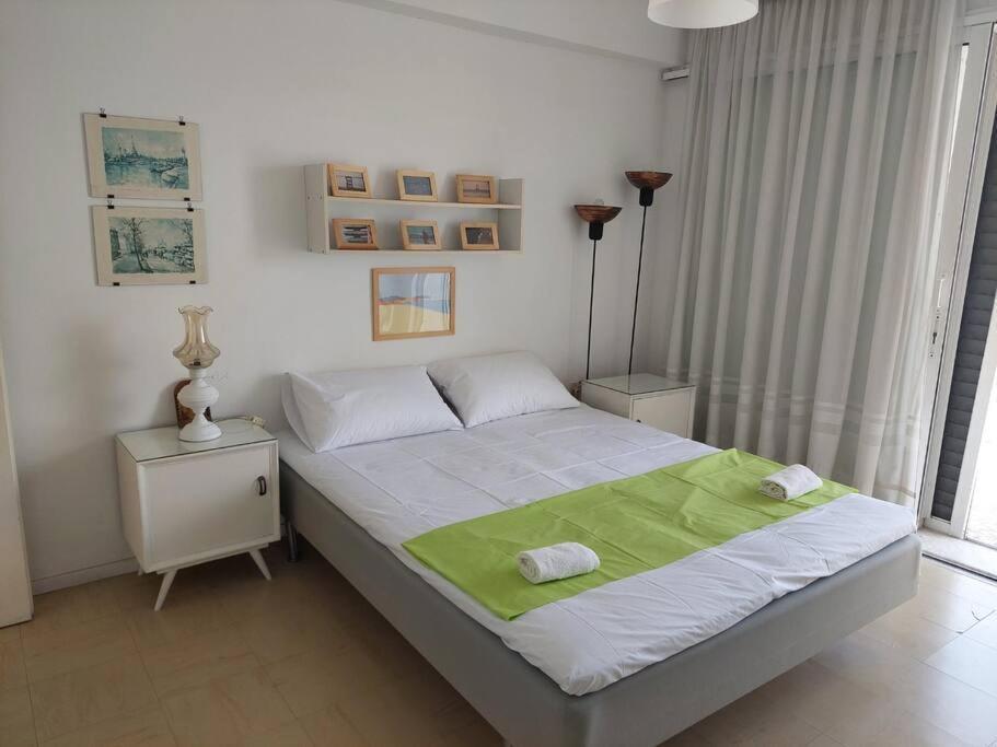 Endless Blue, In The Wave Apartment Peraia  ภายนอก รูปภาพ